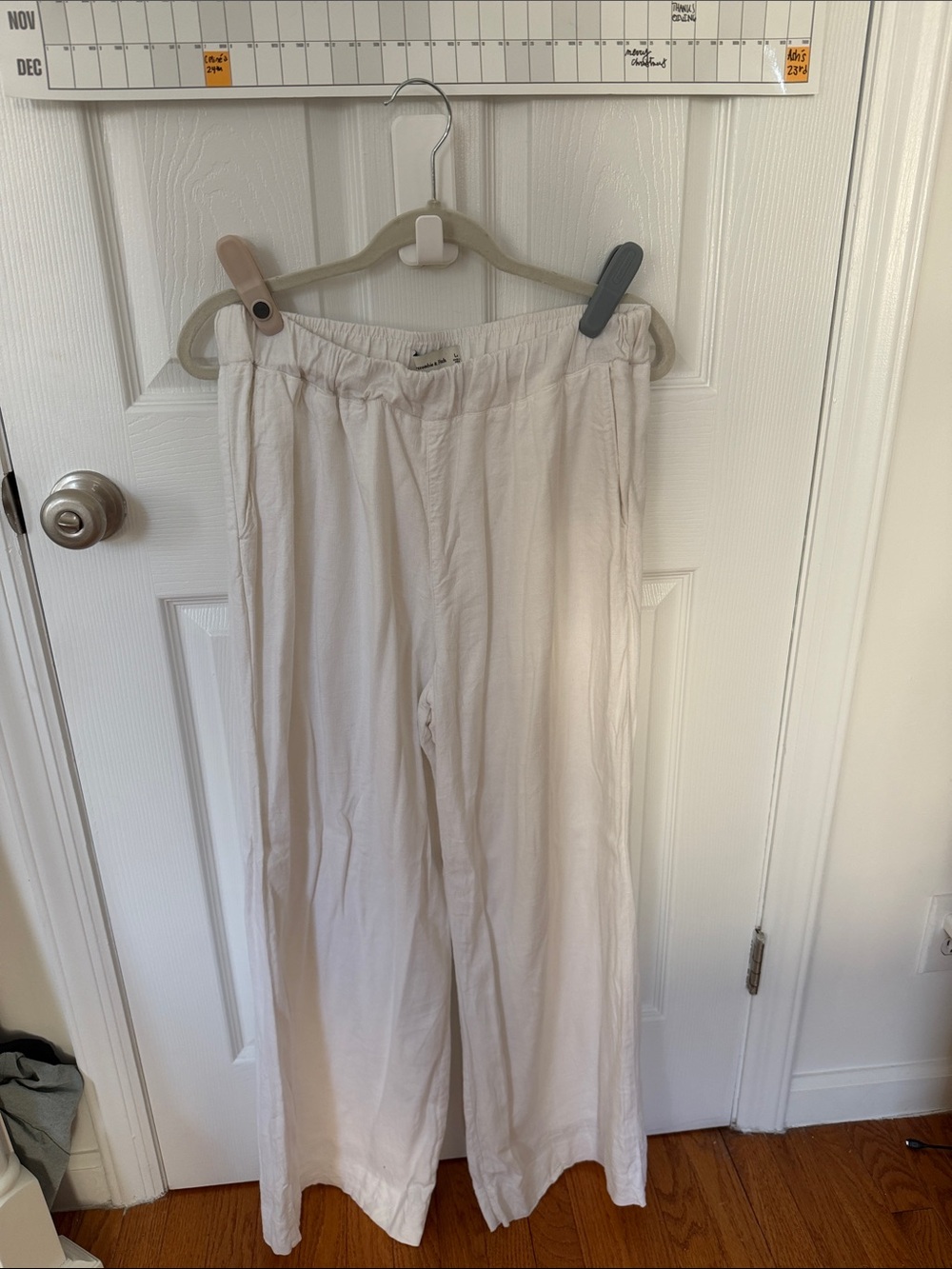 Abercrombie & Fitch Lightweight Wide-Leg Pants in Off-White
